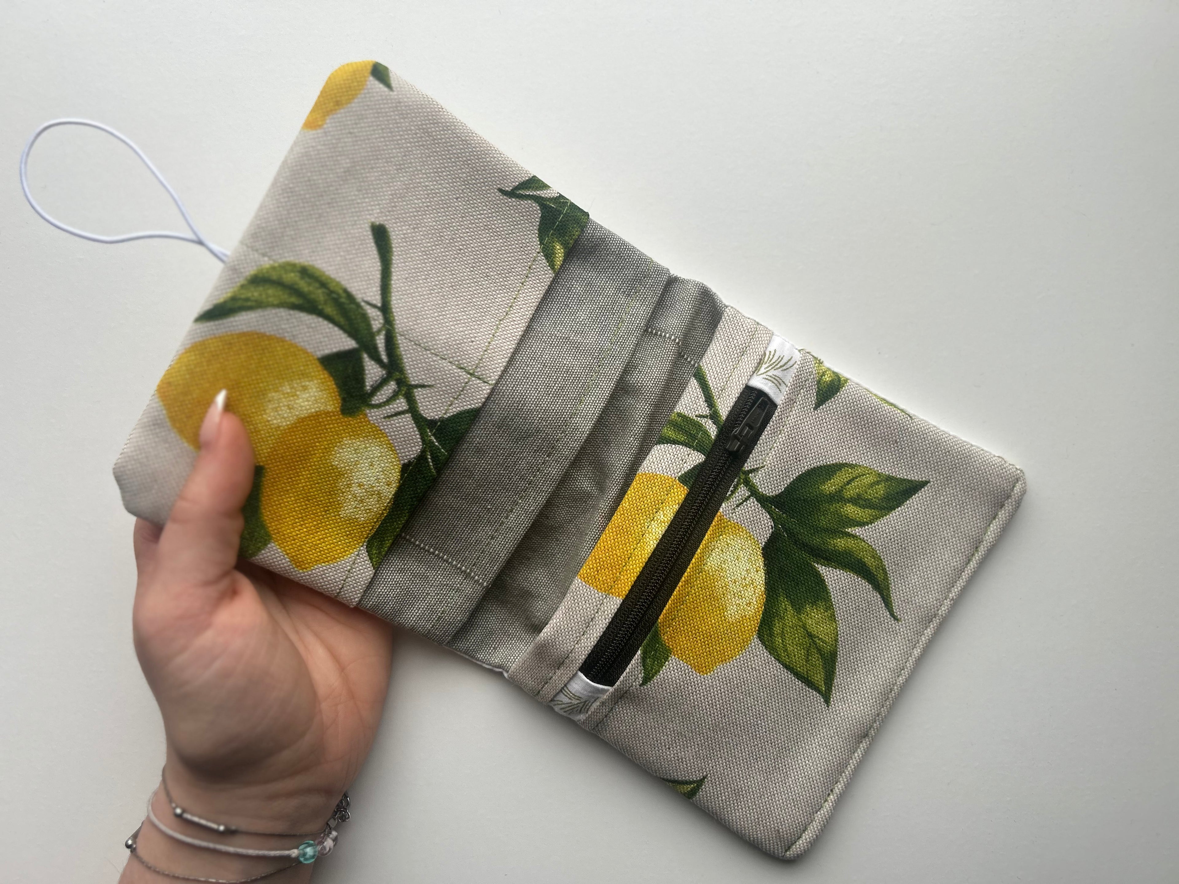 Everything Pouch – Hidden Lemon Garden
