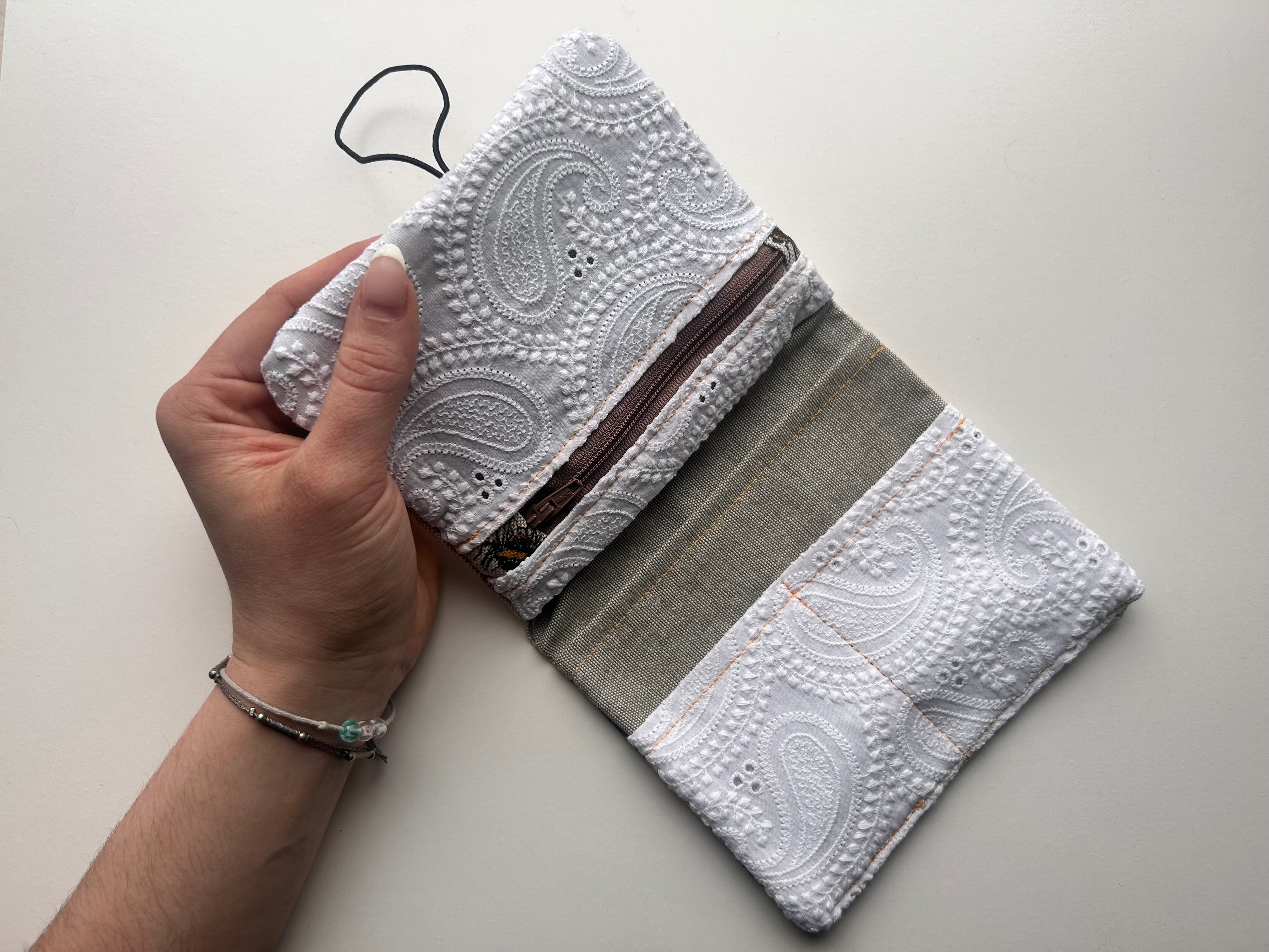 Everything Pouch – Bee (NatureZip)