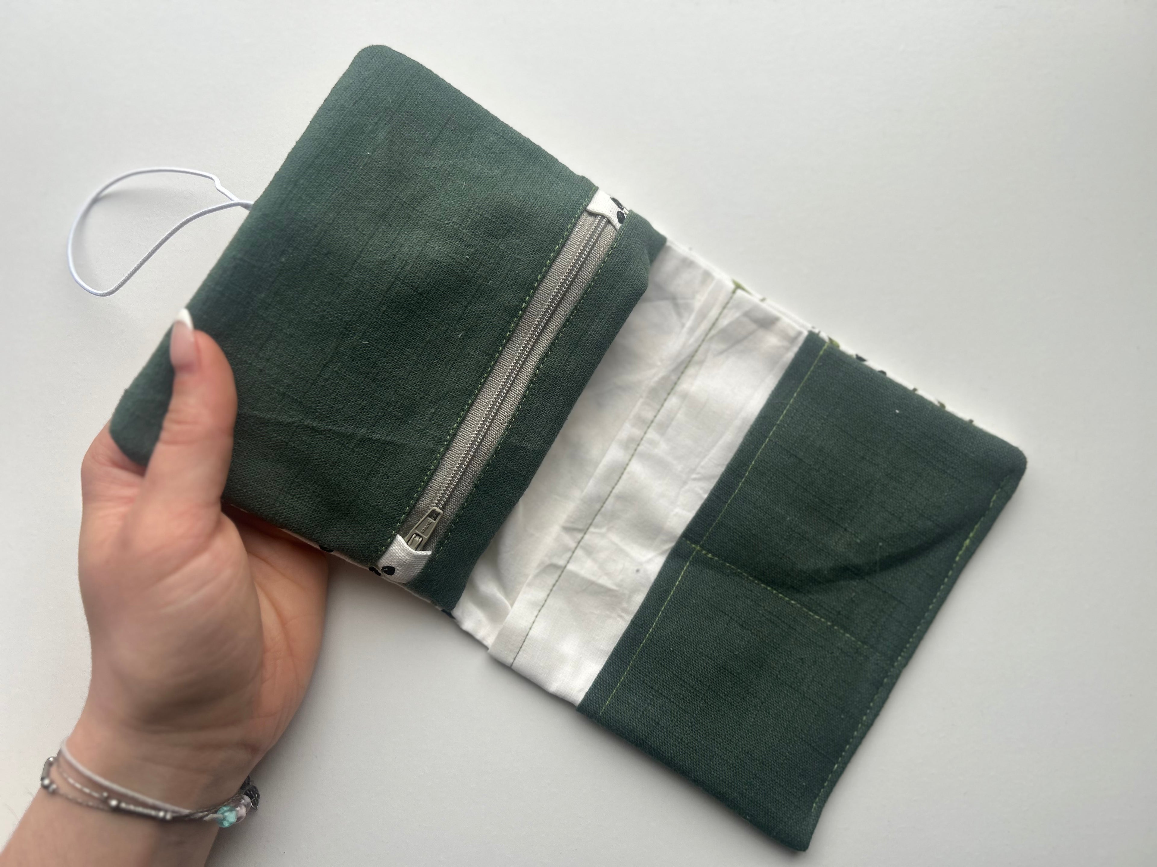 Everything Pouch – Olive Branch (Light Green Zip)